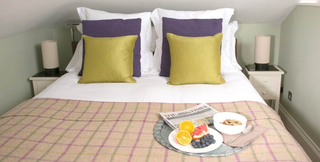 W_33-Hill-View-Loft-King-Size-Bed-20-The-Barons-Luxury-Serviced-Apartments-Richmond,-Twickenham,-South-West-London,-TW1