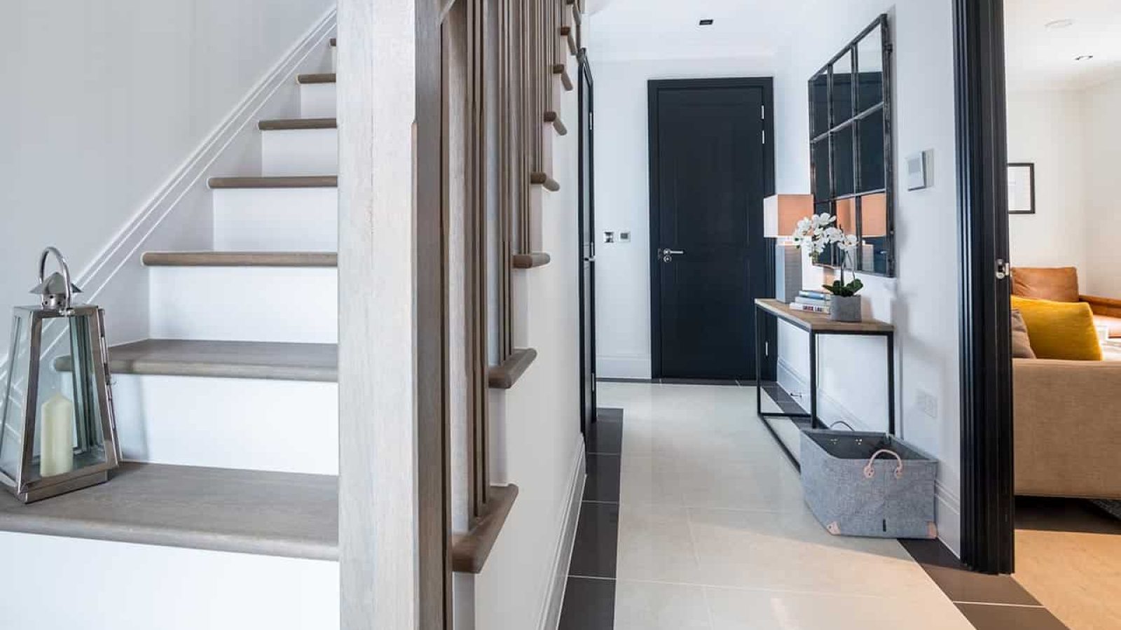 18 EGERTON DRIVE Corridor